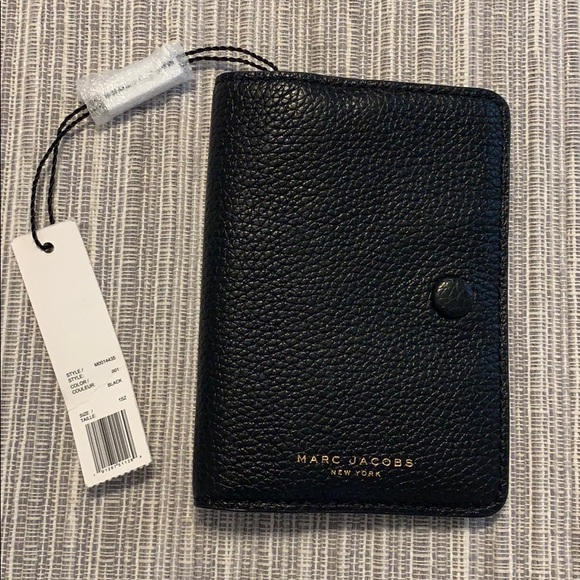 Marc Jacobs Accessories - New Marc Jacobs New York Passport Holder